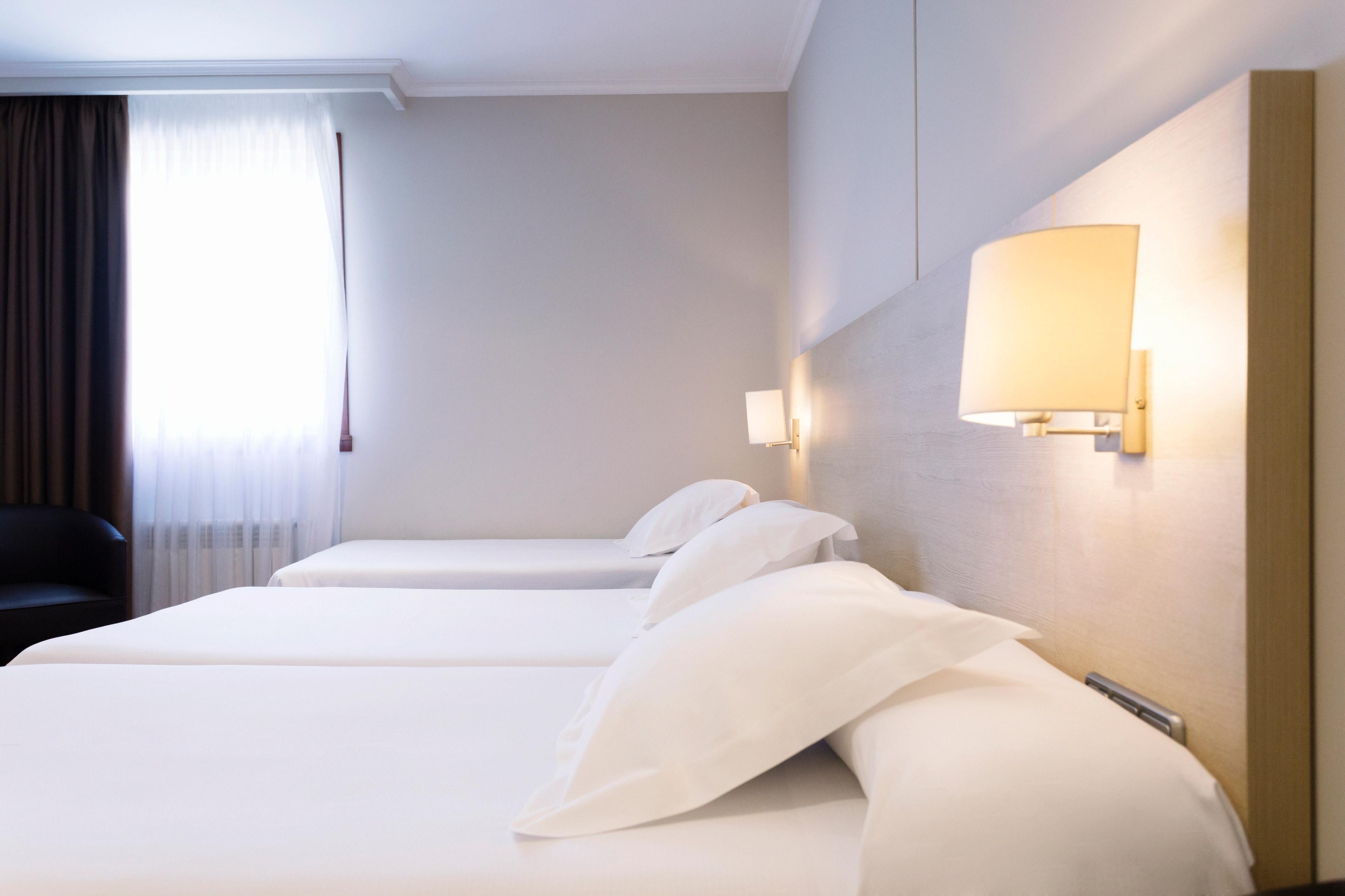 Hotel Valencia Ferrol Bagian luar foto