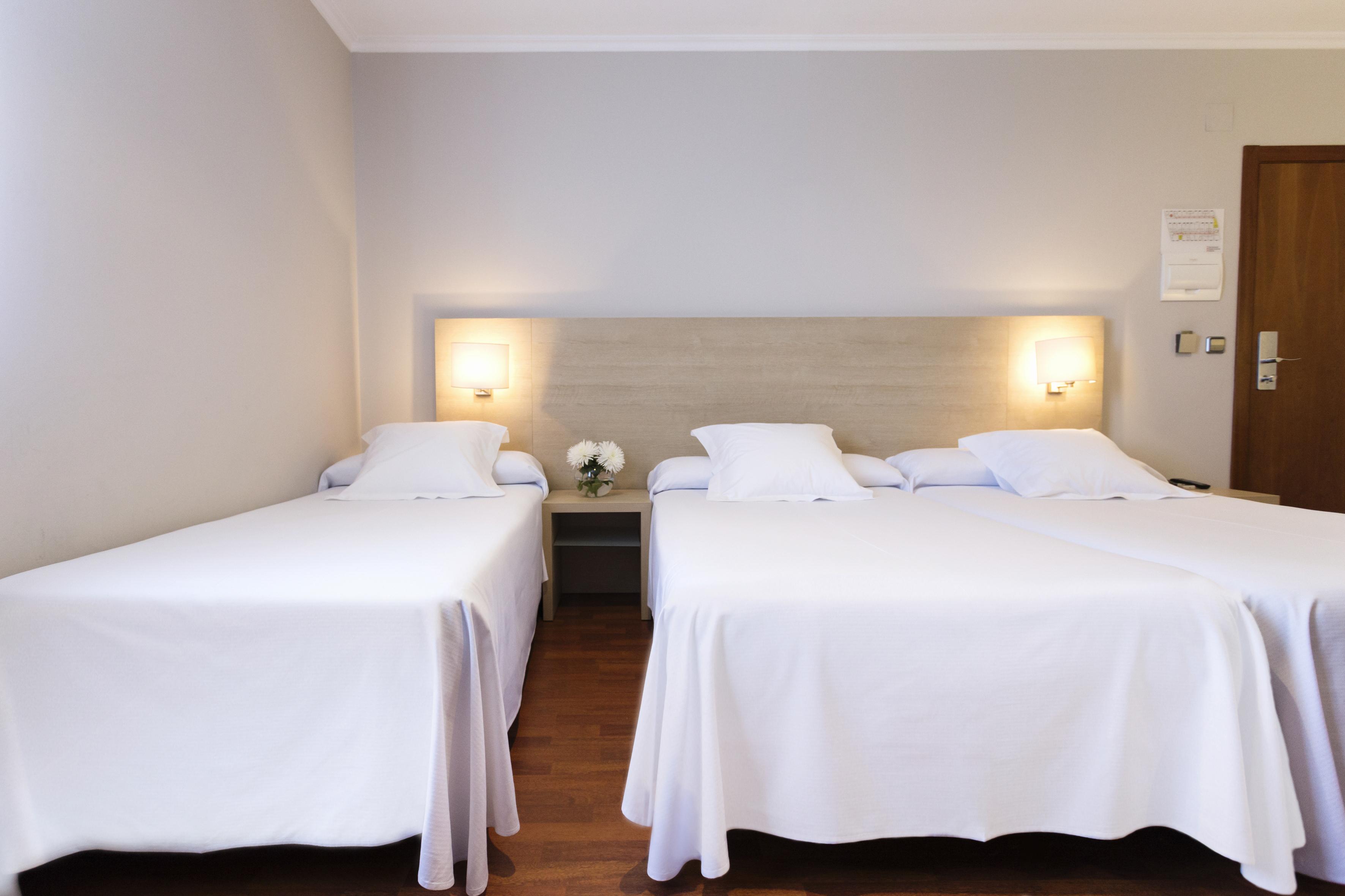 Hotel Valencia Ferrol Bagian luar foto
