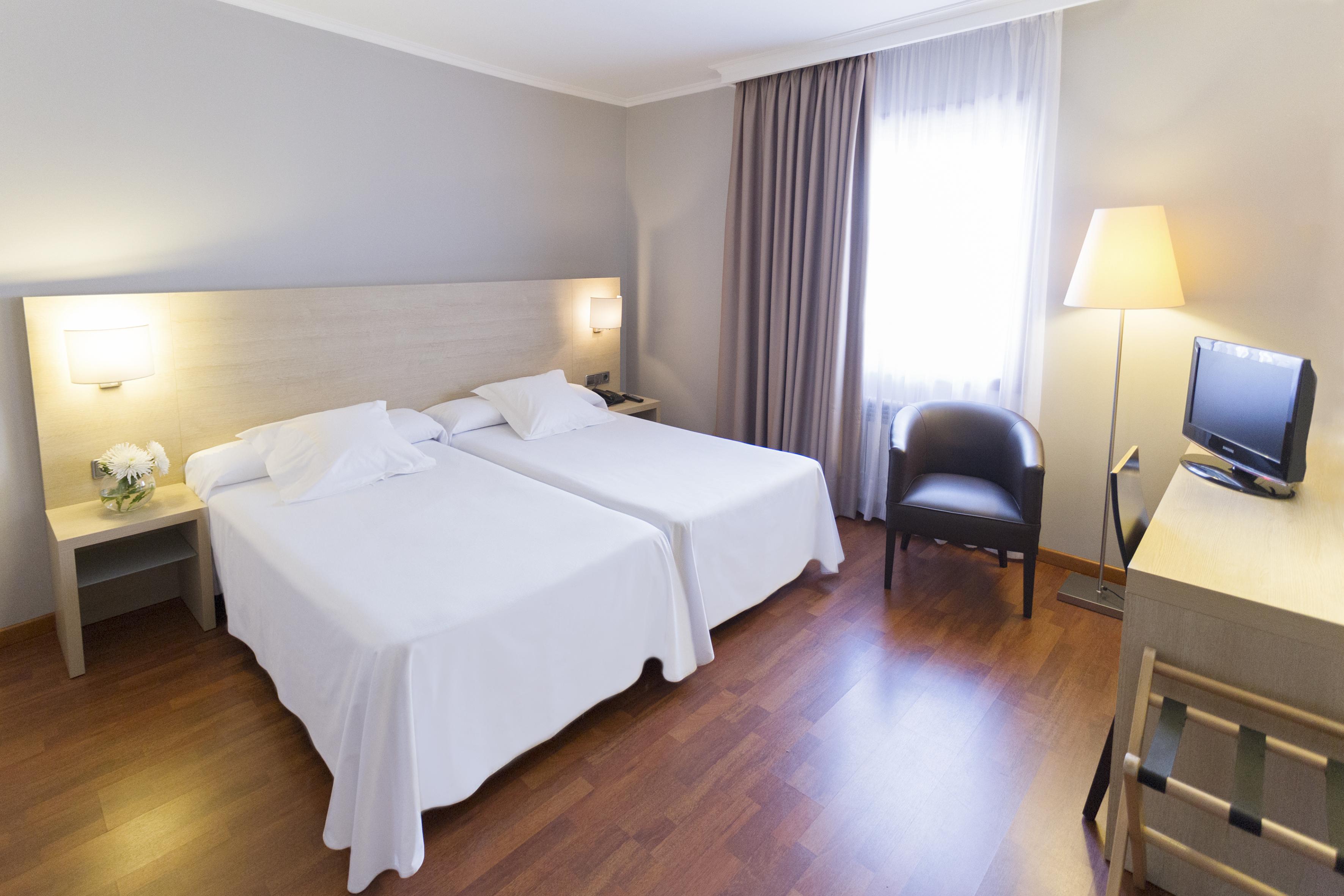 Hotel Valencia Ferrol Bagian luar foto