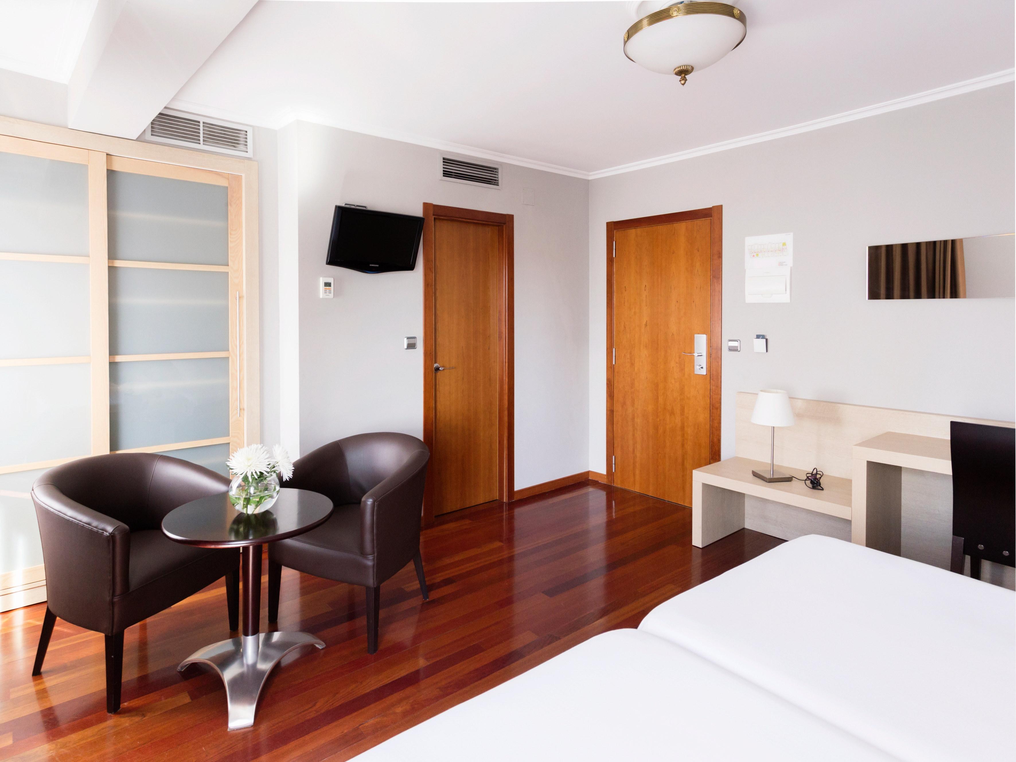 Hotel Valencia Ferrol Bagian luar foto