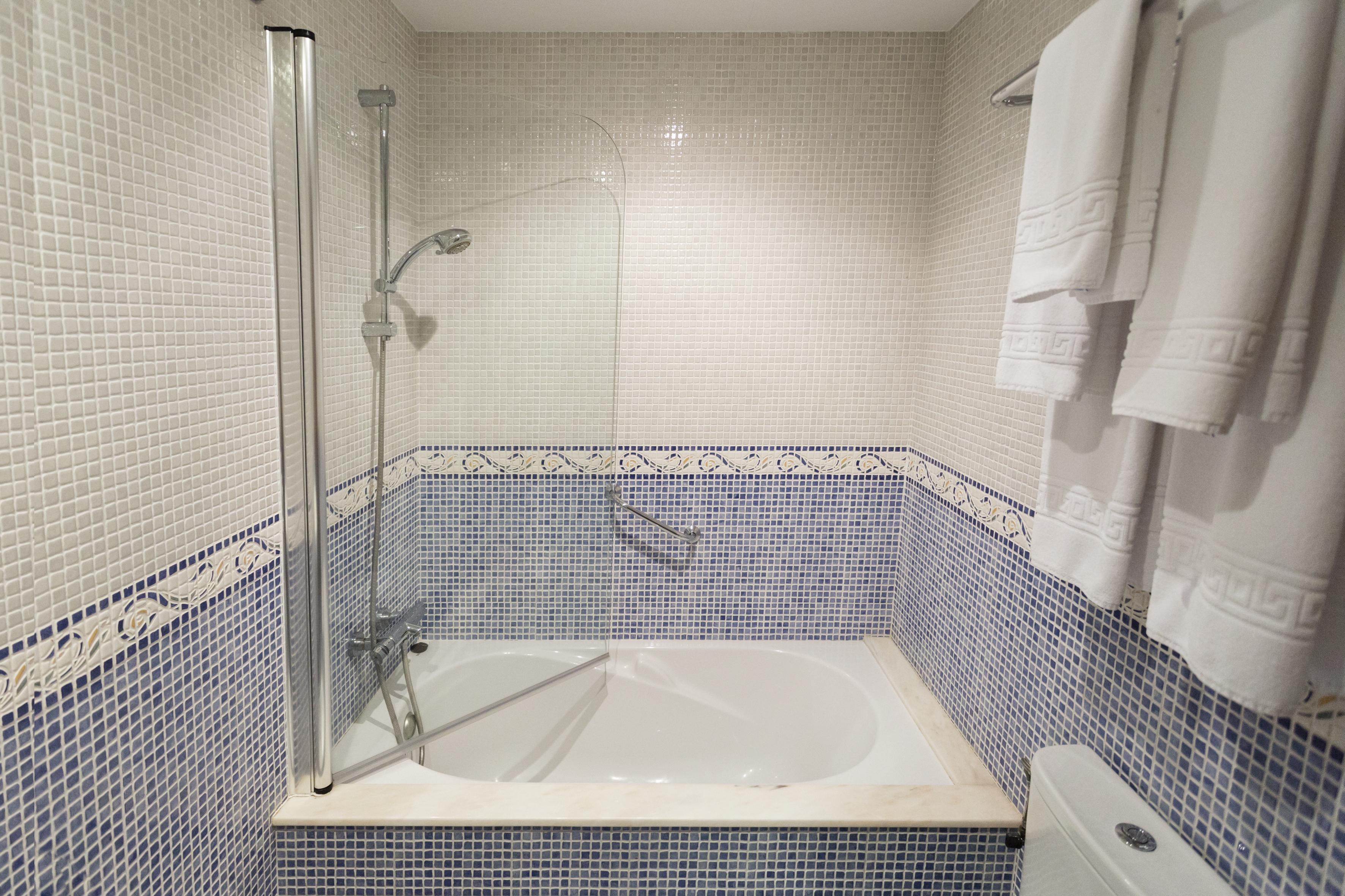 Hotel Valencia Ferrol Bagian luar foto