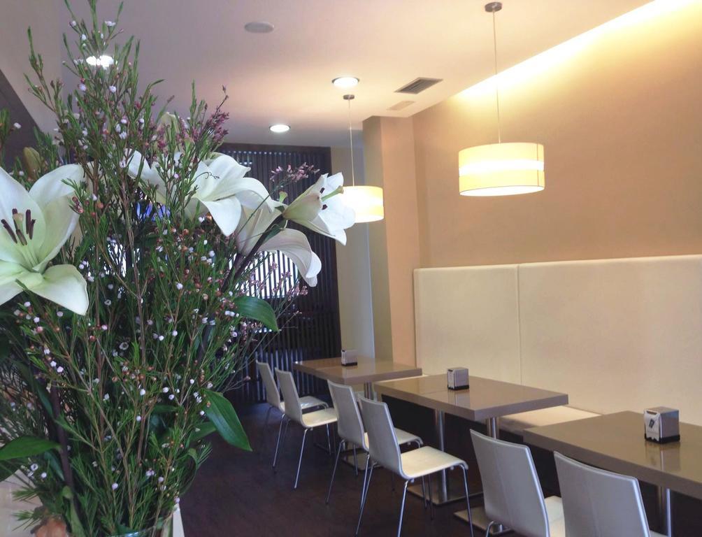 Hotel Valencia Ferrol Bagian luar foto