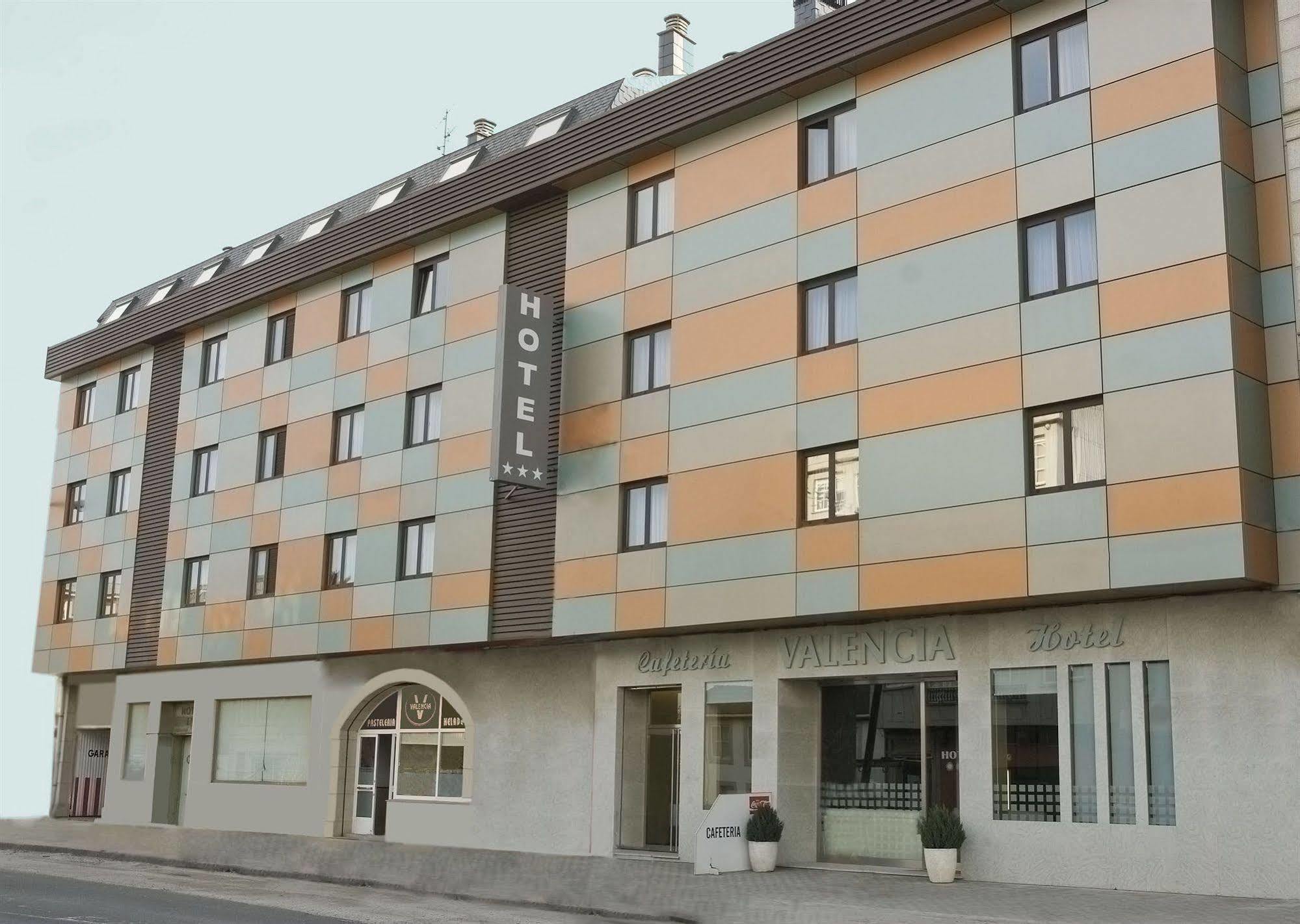 Hotel Valencia Ferrol Bagian luar foto